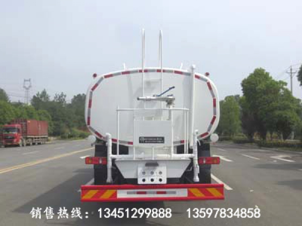 东风后双桥洒水车（国六）